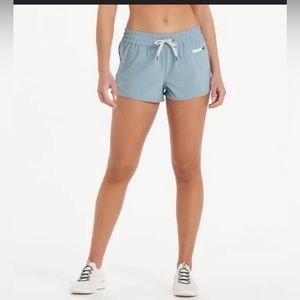 Vuori Clementine shorts- NWOT